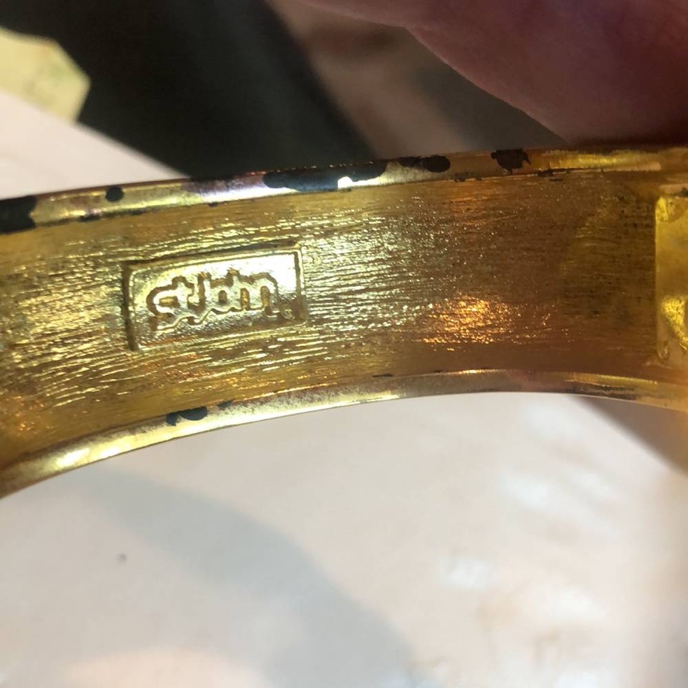 St. John Black, White and Gold Enamel Hinged Bracelet - Picture 3 of 6